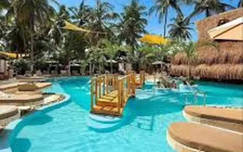 Piscina de la zona VIP de Palmarito Beach
